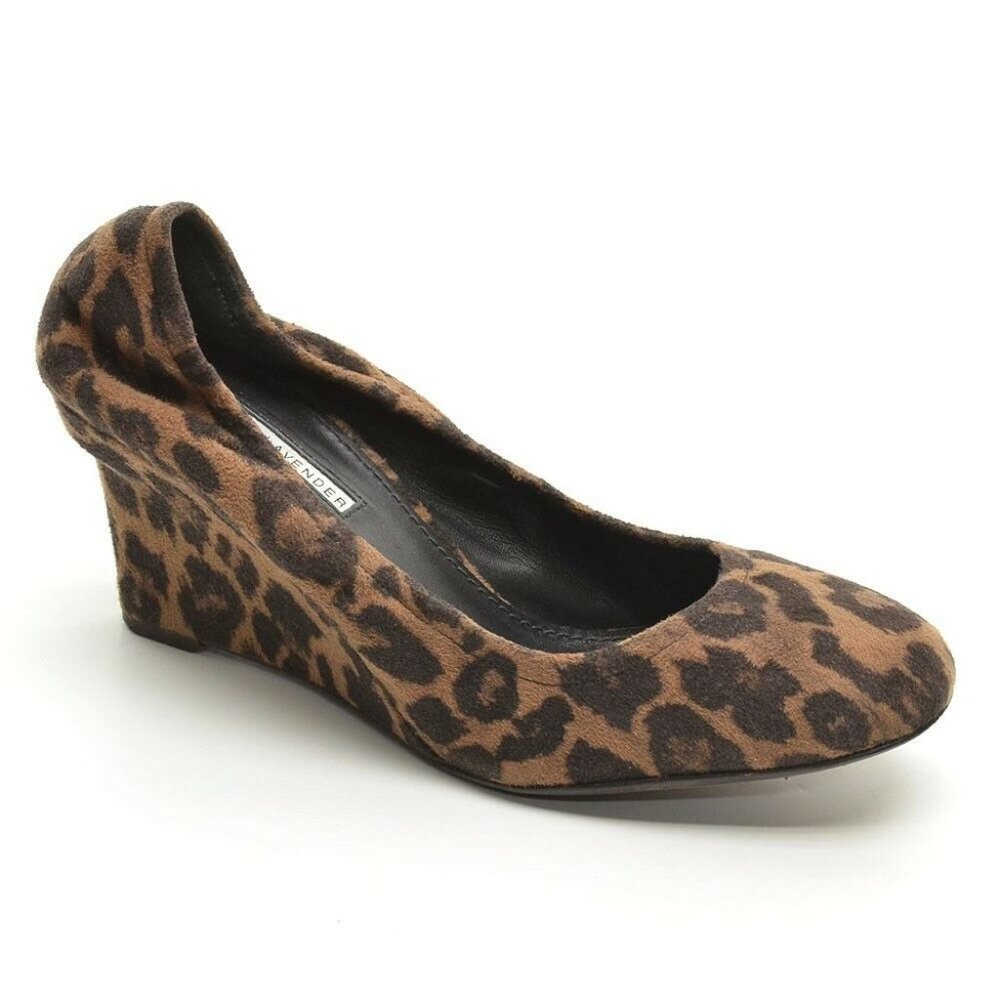 Vera Wang Lavender Ella Cheetah Wedge Pumps 9.5 M